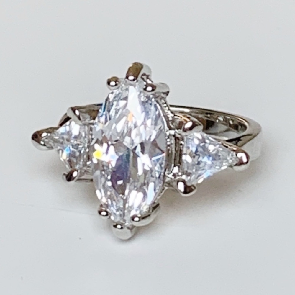 ⭐️RESTOCK⭐️Boutique 3 CT Marquise Ring